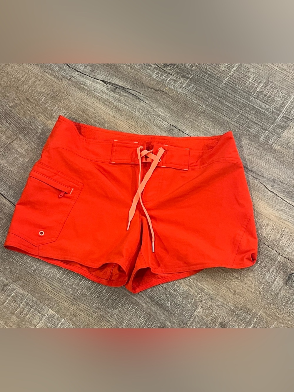 Athleta woman’s 6 Bright Red Athletic board Shorts with Drawstring